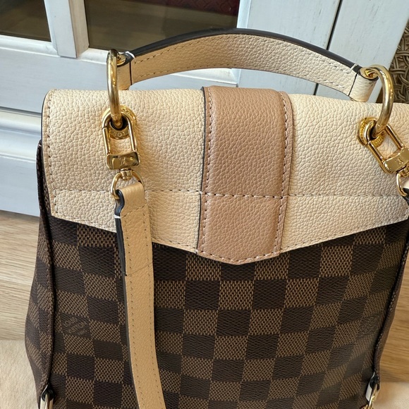 LOUIS VUITTON Damier Ebene Clapton Backpack in Creme. - Picture 13 of 14